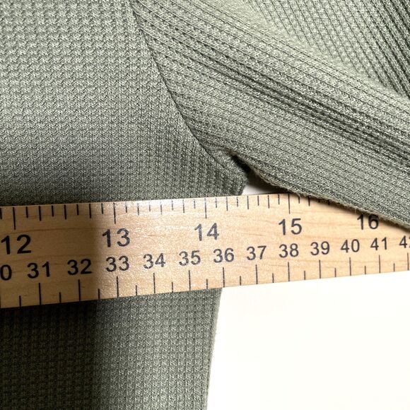 American Eagle Women's Green Long Sleeve Cropped Mock Neck Tee Sz Medium Casual - Picture 5 of 6